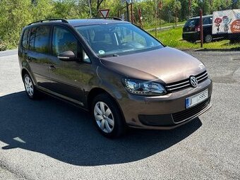VW Touran 2.0TDi, r.2011, 1.maj., serviska, STK, zimaky