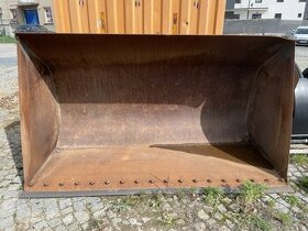 Lžíce na nakladač Volvo L110 / L120 s upínákem - 1