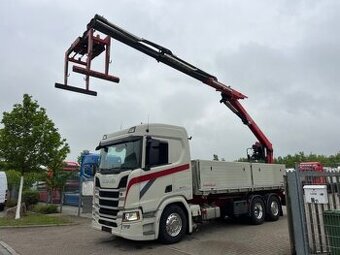 Scania R500 sklápěč s rukou Fassi 215