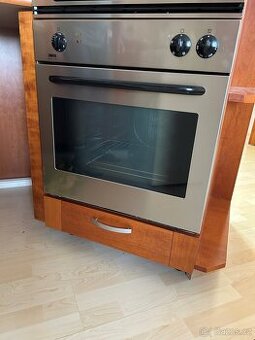 vestavná elektrická trouba Zanussi
