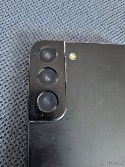 Samsung Galaxy S22 256 s ťuknutým sklem.