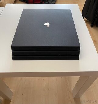 Playstation 4 Pro + Dualshock ovladač