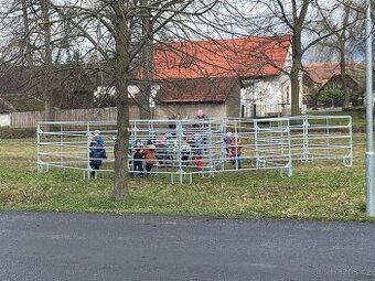 Mobilní kruhová jízdárna