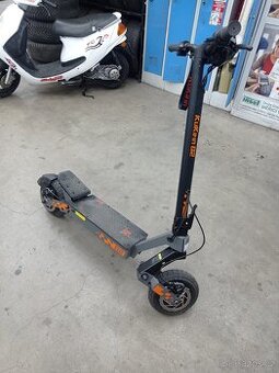 Elektrická koloběžka kukirin g2 2025. Najeto 40km.