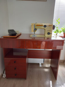 šicí stroj Weritas