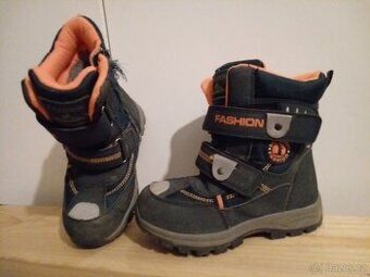 Zimní boty 32, poškozené u zipu, jinak funkční a