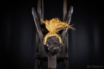 Rucne vyrezavany stojan na vino z dreva Suar (Indonezia)