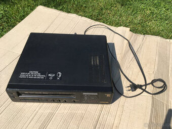 VHS přehrávač Toshiba