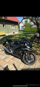 YAMAHA YZF-R3