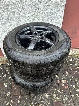 Suzuki Vitara kompletní zimní kola 16” 215/70 R16