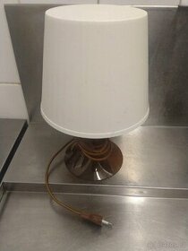 Stolní lampička