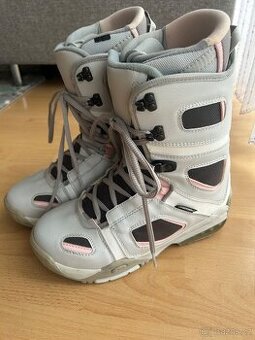 Snowboardové boty