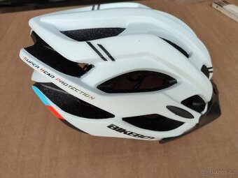 Cyklo přilba nová,300Kč