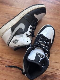 Nike Jordan tenisky 36,5 PC 3600 Kč