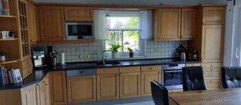 Kuchyně ze světlého dubu se spotřebiči,6527