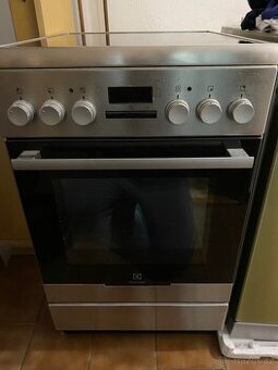 Sklokeramický sporák