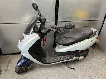 Skútr Peugeot Elyseo 100