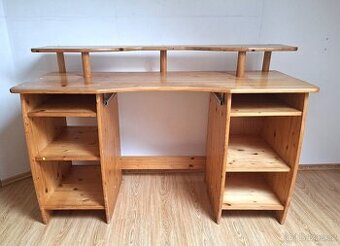 Pracovní stůl masiv