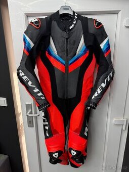 Jednodílná kombinéza Revit