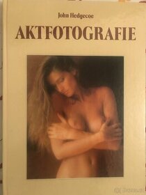 Pěkná úplně nová kniha  AKTFOTOGRAFIE v němčině