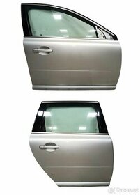 Pravé přední a zadní dveře stříbrná 426 Volvo V70 kombi 2010