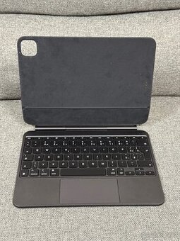 Prodám Apple Magic Keyboard 11" 2024 M4 - černá