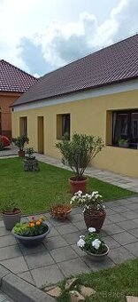 Pronájem bytu 2+kk ( 59 m2 ) v rodinném domě