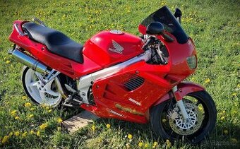 prodám Honda VFR 750