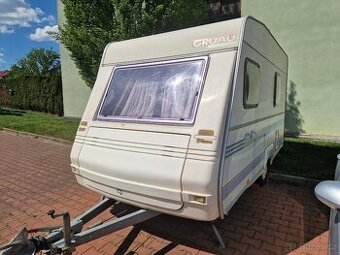 Prodám karavan pro 2–4 osoby – ideální jako projekt nebo na