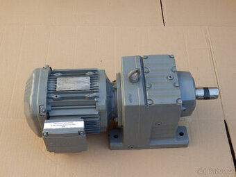 Elektromotor s převodovkou 1,1W 71 ot./1min.