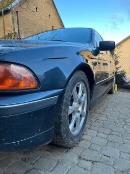 E39 523i