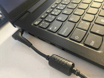 💻 Prodám notebook Lenovo V15 G3 IAP – skoro nepouživaný