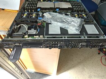 Dell R610 v maximální výbavě - 1
