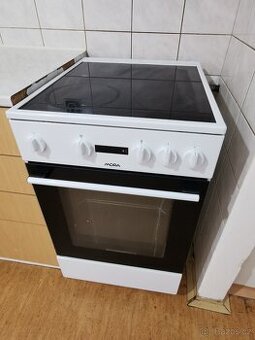 Elektrický sporák se sklokeramickou deskou