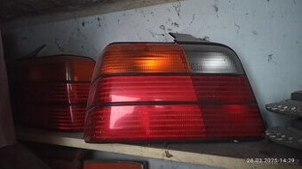 BMW e36 sedan zadní světla