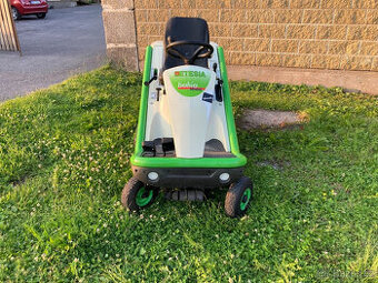 Zahradní traktor,profi rider Etesia Bahia