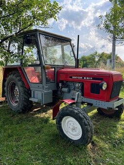 Traktor Zetor6911