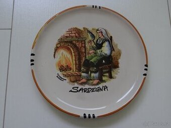 Dekorativní keramický talíř ze Sardinie