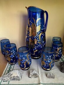 Džbán se skleničkami