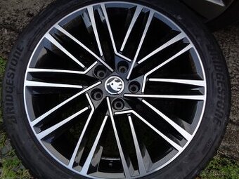 škoda Octavia IV originál nová 18 alu kola 5x112
