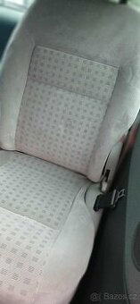 Ford Galaxy.  Sedačka třetí řada jen jeden ks