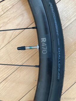 Prodam silnicni  kola DT Swiss r470,plaste Hutchinson