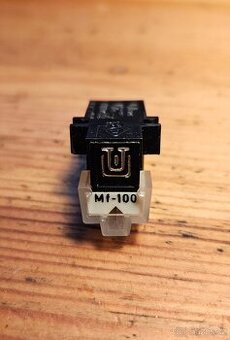 UNITRA M1-100 přenoska s jehlou