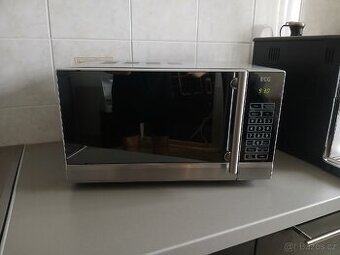 MIKROVLNNÁ TROUBA ECG