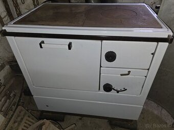 Kuchyňský sporák na tuhá paliva FIKO 3U80, s troubou