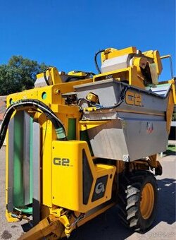 Sklízeč hroznů Gregoire G2.220