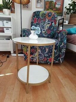 konferenční stolek