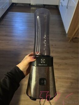 Mixér na smoothie Elektrolux