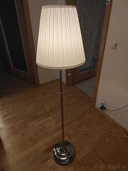 ÅRSTID Stojací lampa, poniklováno/bílá