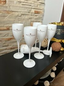 Moet Chandon - bile sektovky